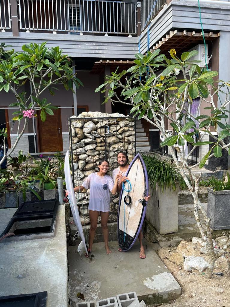 Oseda Nias Surf House Hotell Hilibotodane Exteriör bild