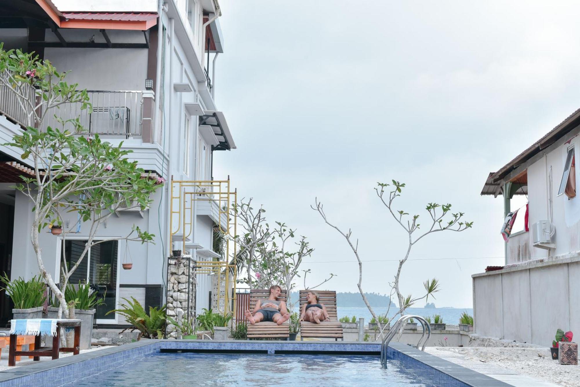 Oseda Nias Surf House Hotell Hilibotodane Exteriör bild