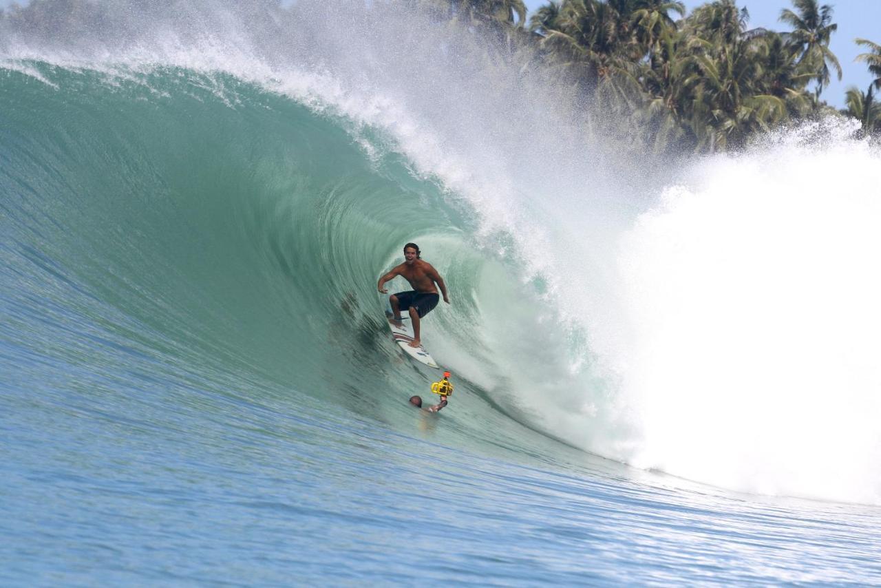 Oseda Nias Surf House Hotell Hilibotodane Exteriör bild